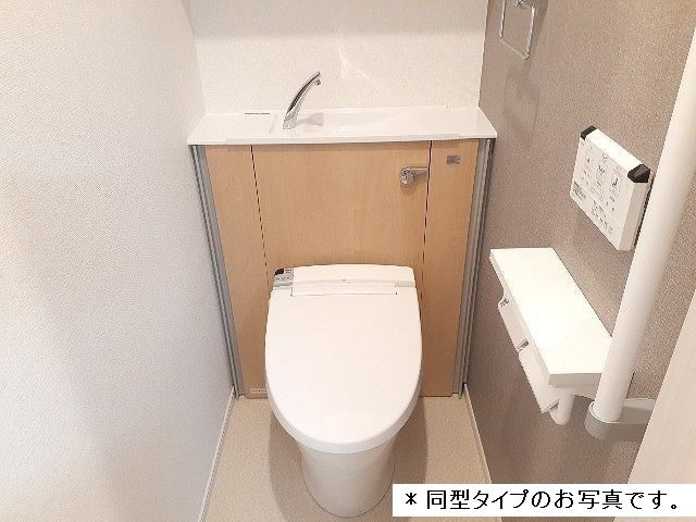 【名古屋市中川区万町のアパートのトイレ】