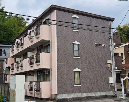横浜市栄区飯島町のマンションの建物外観