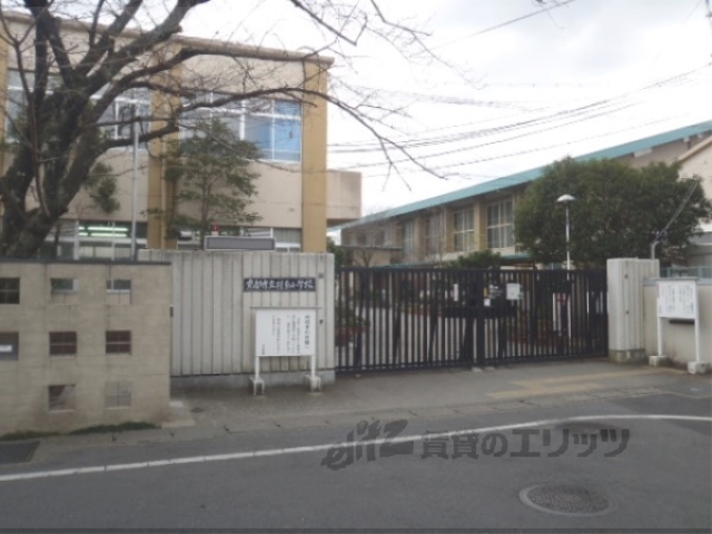 【京都市西京区桂清水町のアパートの小学校】