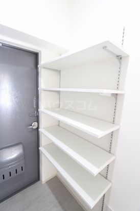 【名古屋市守山区新守町のマンションの玄関】