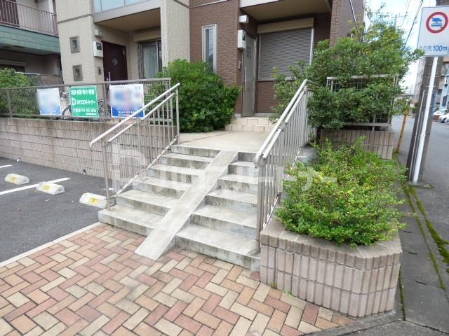 【クラヴィエのエントランス】