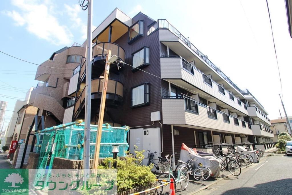 【川崎市中原区今井西町のマンションの建物外観】