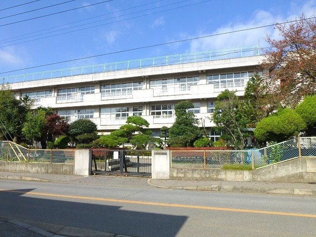 【リッチフィールドイン川間の小学校】