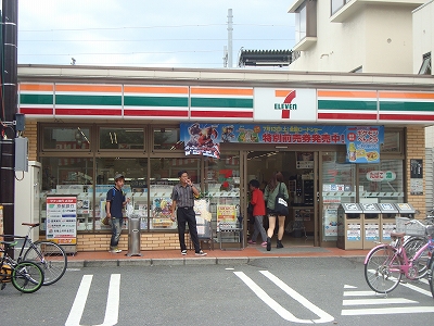 【京都市中京区西ノ京大炊御門町のマンションのコンビニ】