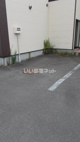 【苫小牧市拓勇東町のアパートの駐車場】