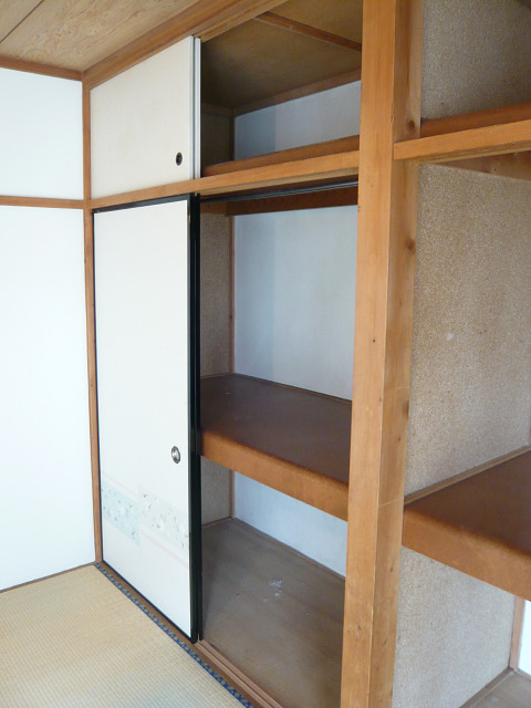収納　押入