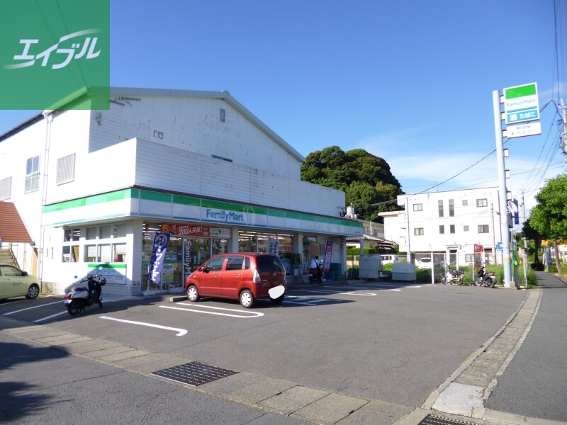 コンビニ　ファミリーマート長崎田中町店（コンビニ）まで772m