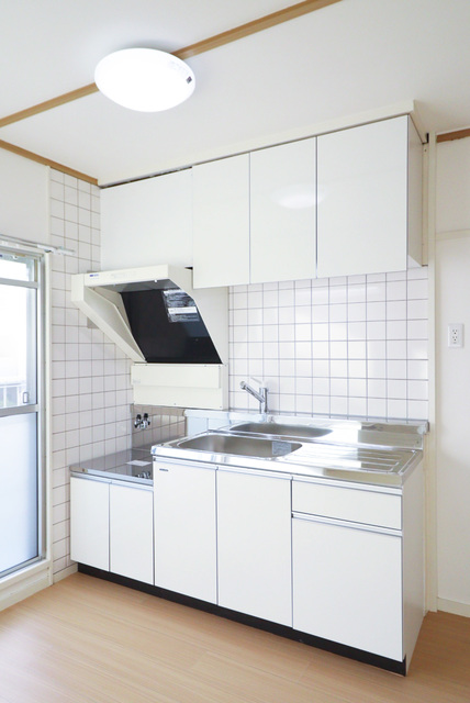 キッチン　コンパクトで使い勝手の良いキッチン