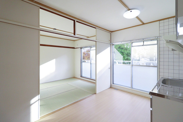 居室・リビング　ふすまを開けて広くお使いいただけます