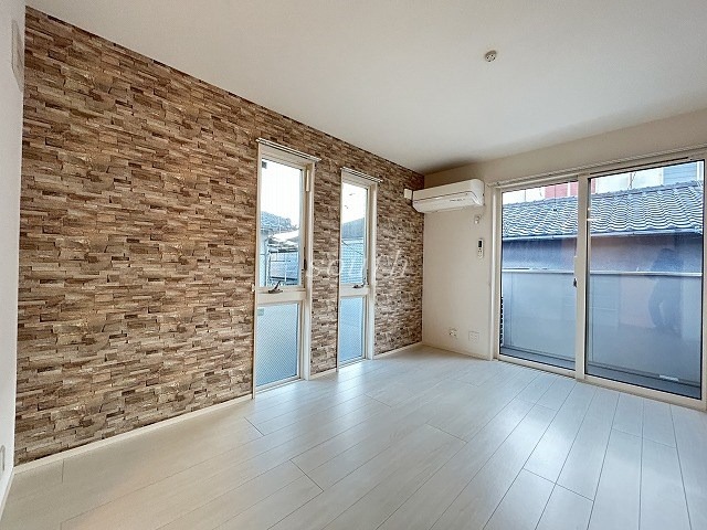 居室・リビング　洗練された清潔感漂う清楚な仕上がり