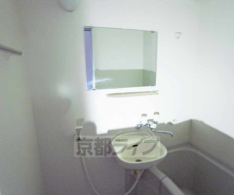 洗面設備　きれいな洗面所です。