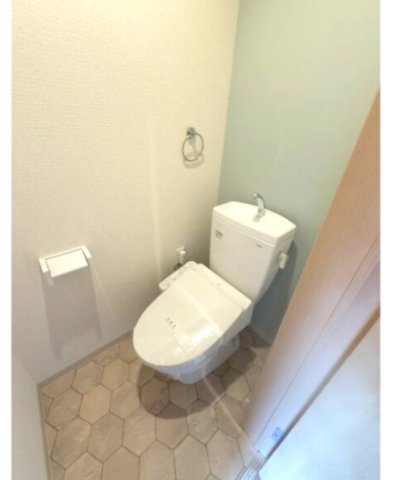 トイレ　※イメージ　同物件別号室の写真