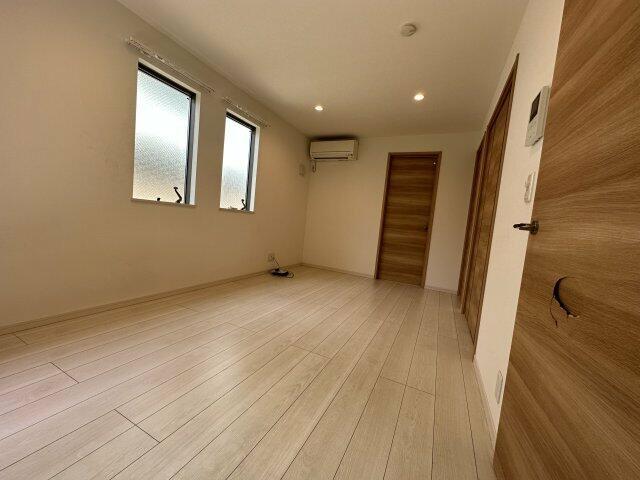 居室・リビング　?