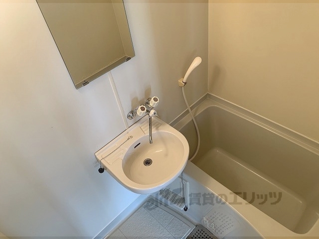 バス・シャワールーム　バス