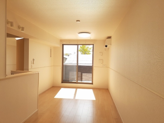 居室・リビング　※別号室の写真参照