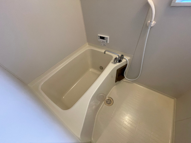バス・シャワールーム　追い焚き付きです。