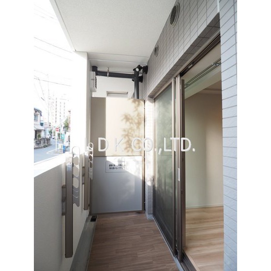 バルコニー　木漏れ日のバルコニー