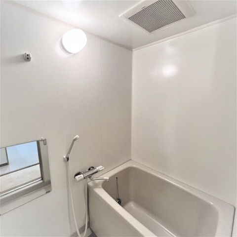 バス・シャワールーム　※写真は同じマンションの違う部屋のものになります。