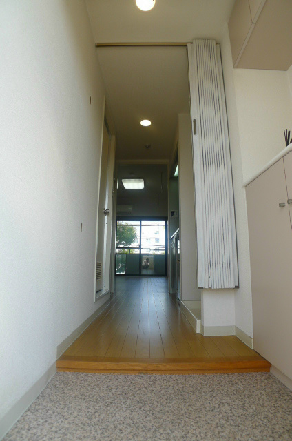 玄関　玄関収納付き！