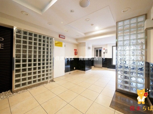 エントランス　共用部の印象も大切に