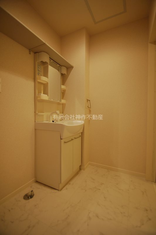 洗面設備　洗髪洗面化粧台