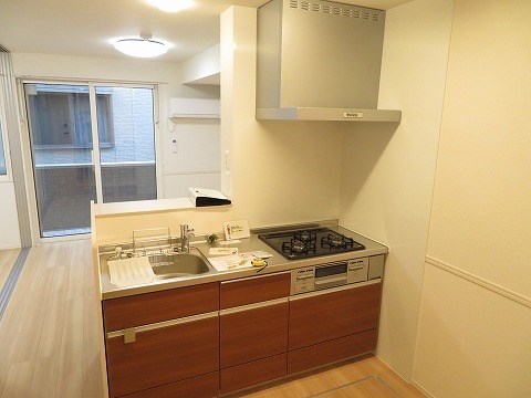 キッチン　同物件別部屋