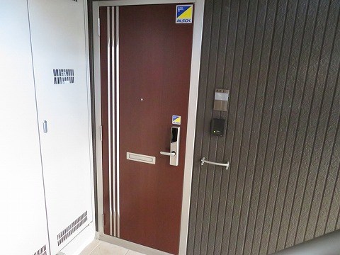 玄関　同物件別部屋