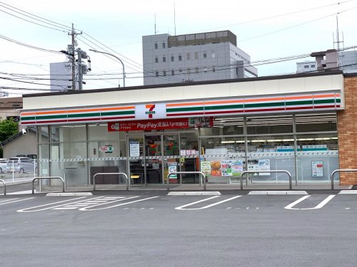 コンビニ　セブンイレブン 豊田市神田町店（コンビニ）まで551m