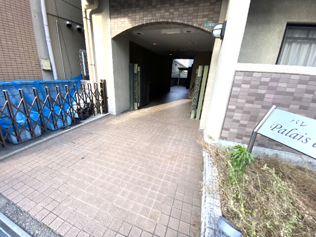 エントランス　お帰りなさいませ。