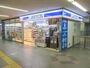 コンビニ　ローソン 阪急三国駅前店（コンビニ）まで220m
