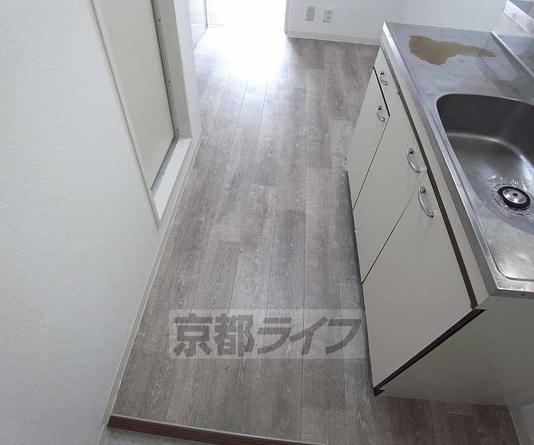 その他部屋・スペース　明るい廊下です。
