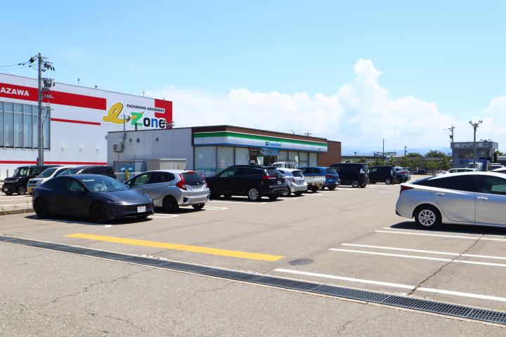 コンビニ　ファミリーマート 金沢示野店（コンビニ）まで1577m