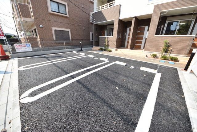 駐車場　敷地内駐車場