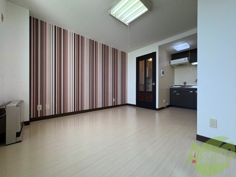 その他部屋・スペース　こちらのお部屋は光が差し込む、温かみのあるお部屋です。