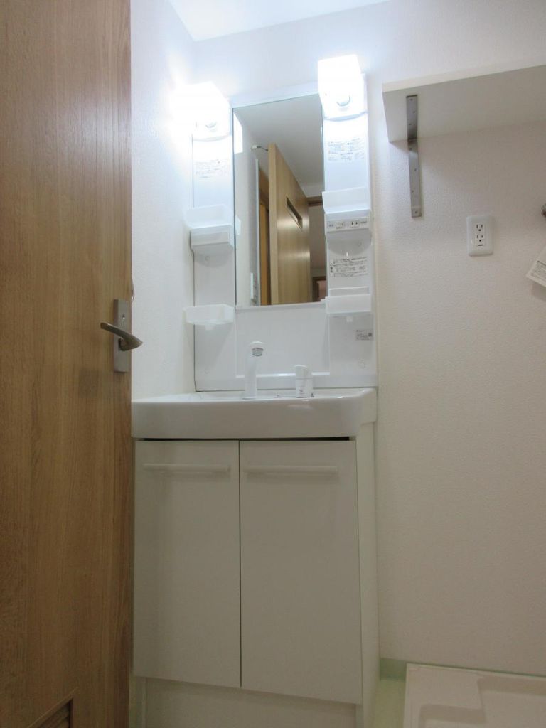 洗面設備　独立洗面台(別部屋参考写真)