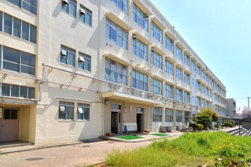 中学校　横浜市立篠原中学校（中学校）まで1366m