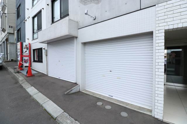 駐車場　シャッター付き駐車場♪