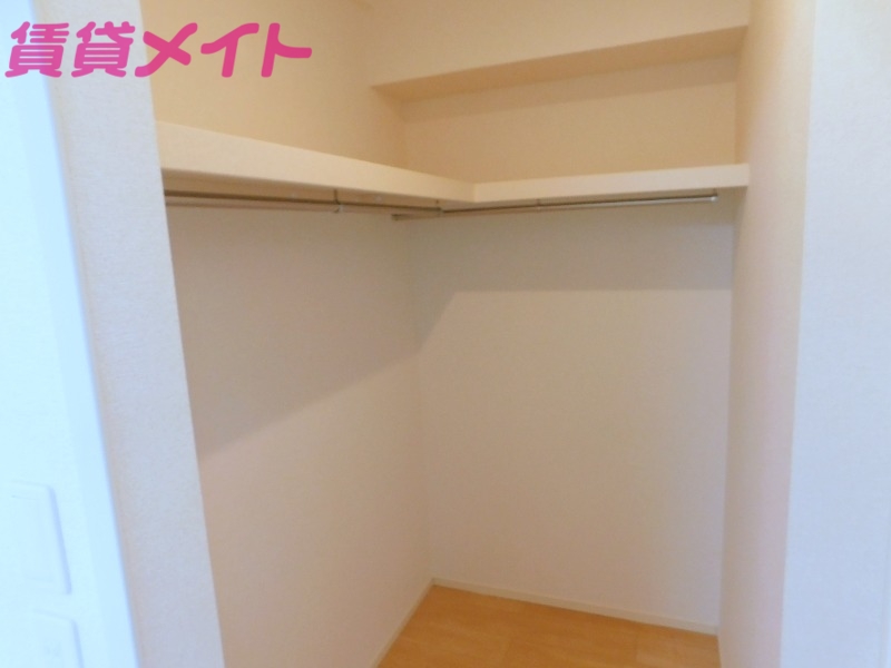 収納　同型参考写真です