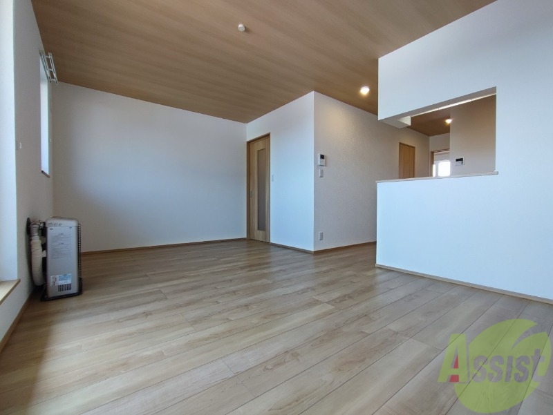 居室・リビング　広くてキレイなお部屋が広がっていて、充実した生活が送れそう。