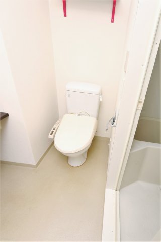 トイレ　参考写真（同物件別部屋）