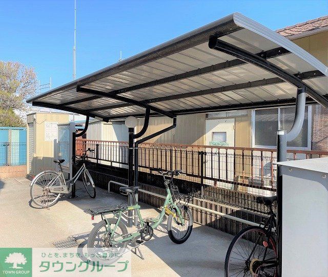 その他　屋根付き駐輪場
