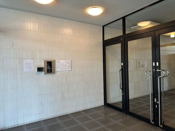 ロビー　初期費用分割可★ご希望の場所まで無料送迎サービス付♪