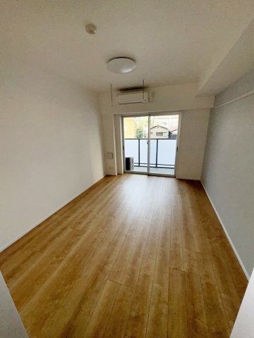 居室・リビング　開放感のあるゆったりとしたお部屋です♪