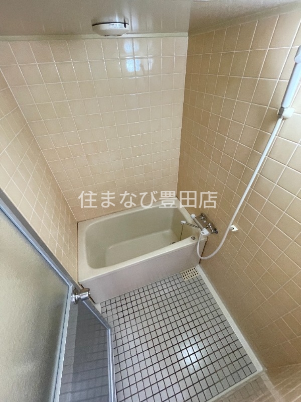 ＪＲ東海道本線 東刈谷駅 徒歩9分 2階建 築38年の風呂写真