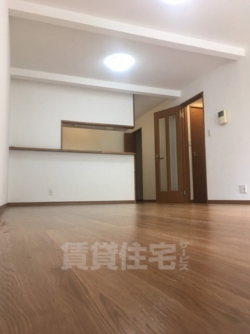 雲井通3丁目貸戸建ての居間写真