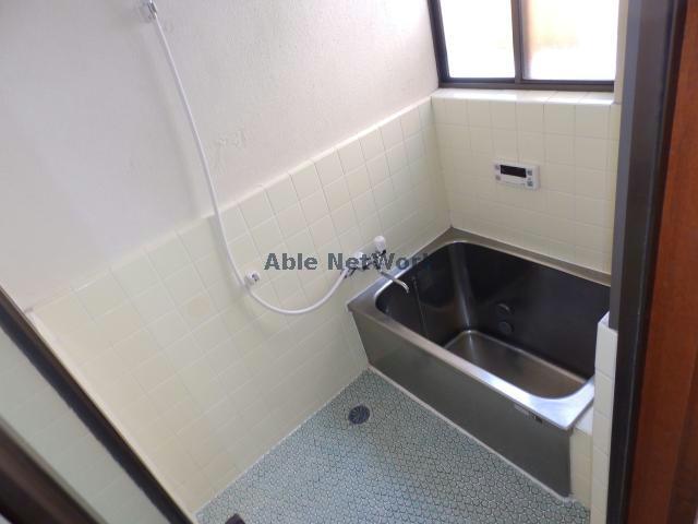 中央町戸建の風呂写真