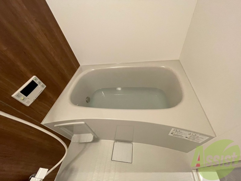 バス・シャワールーム　こちらは浴室になります。追い焚き機能付です。