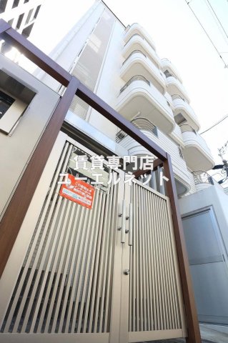 建物外観　シンプルで洗練されたデザインが毎日の暮らしに心地よさをプラス