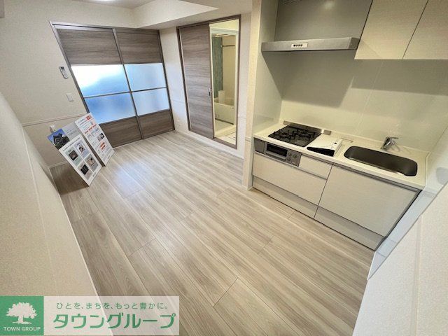 京急本線 県立大学駅 徒歩10分 3階建 築2年の居間写真
