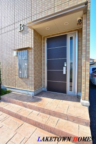 エントランス　オートロック付のエントランスです。